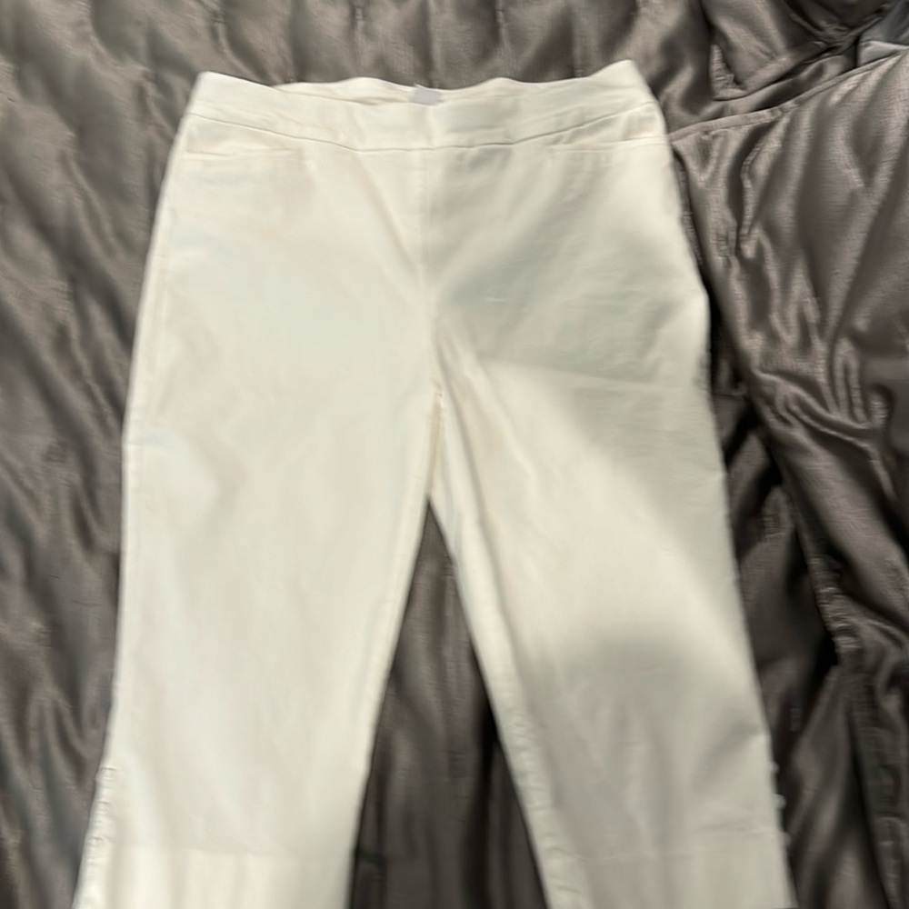 Chico's size 1.5 long shorts. White never worn.